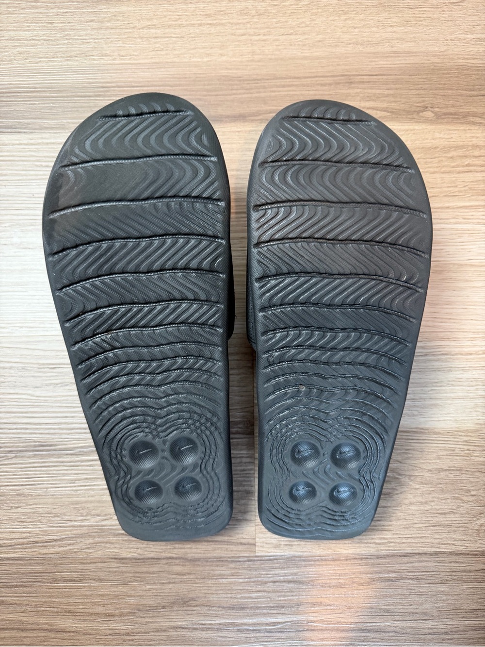Mens size 11 Nike Air Max Cirro Sport Slides in excellent condition - Picture 3 of 6